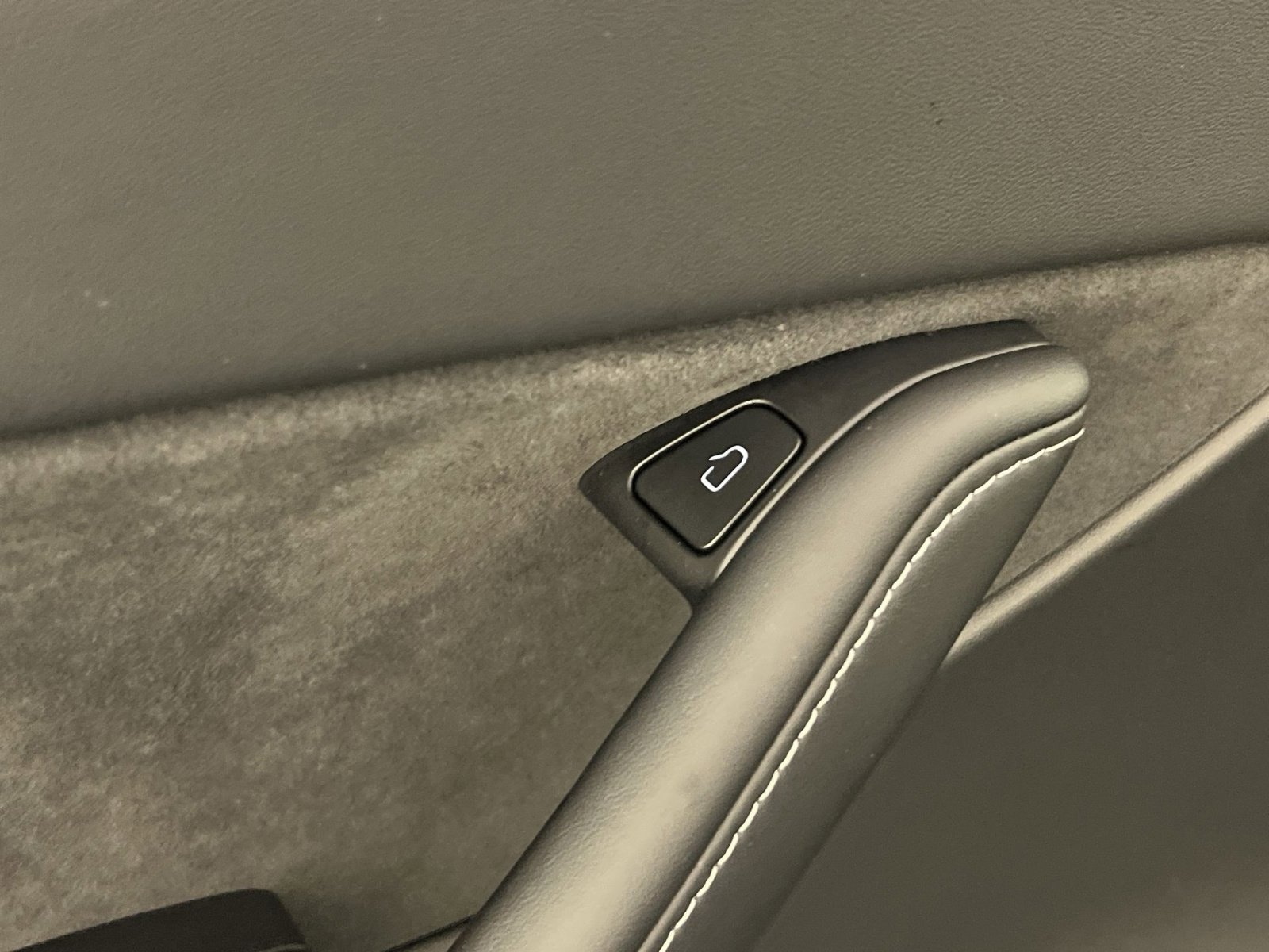 Used 2022 Tesla Model Y Performance image 32