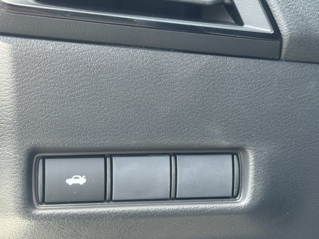 New 2026 Nissan Sentra SR w/ Floor Mat Package FWD image 6