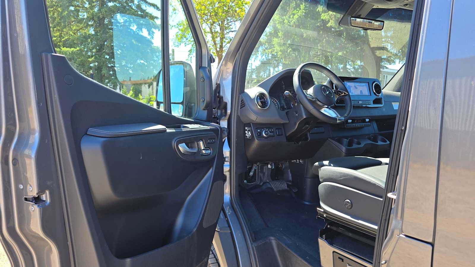 Used 2026 Mercedes-Benz Sprinter 2500 image 20