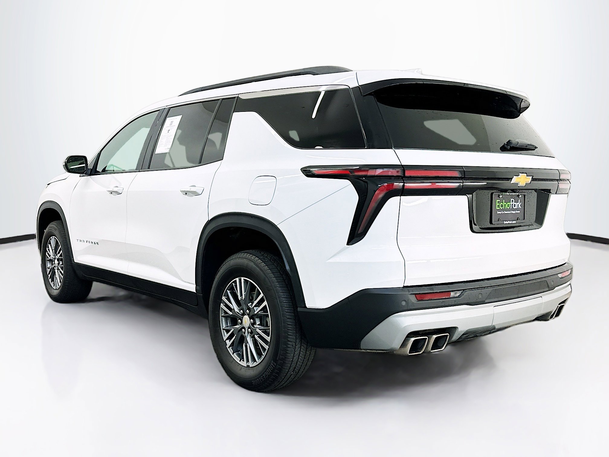Used 2025 Chevrolet Traverse LT AWD/4WD image 5