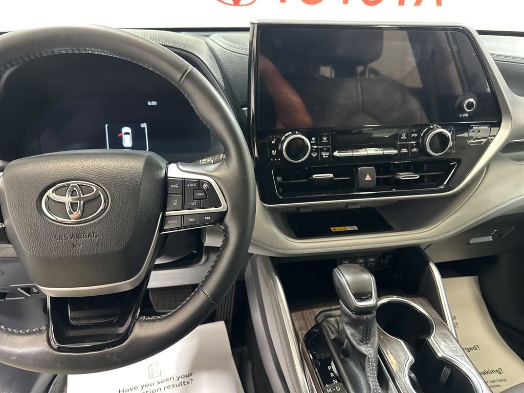 Used 2024 Toyota Highlander Platinum image 28