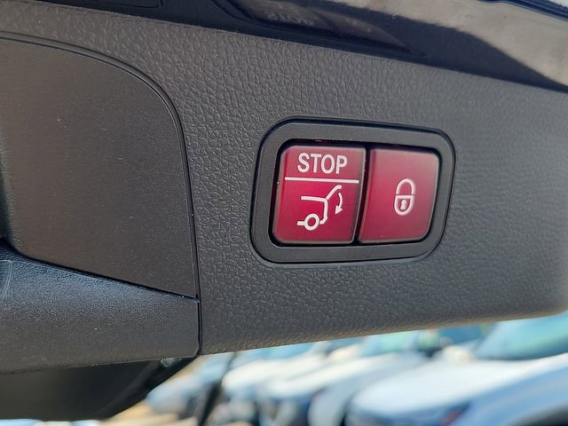 Used 2022 Mercedes-Benz GLC 300 4MATIC image 30