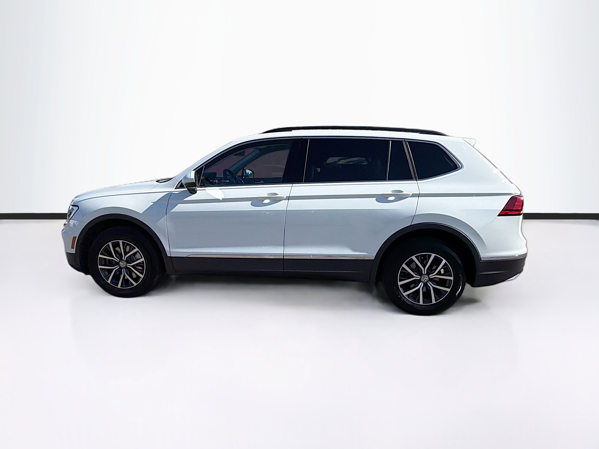 Used 2020 Volkswagen Tiguan SE image 6