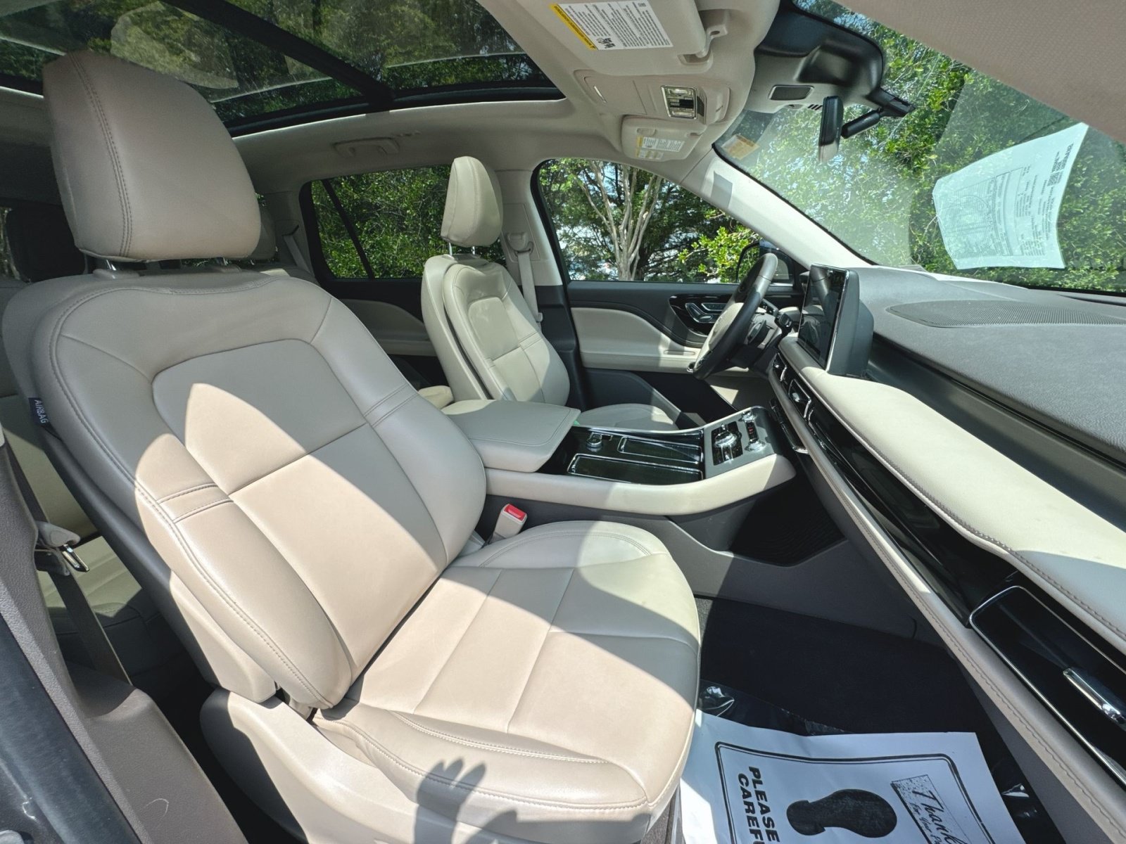 Used 2023 Lincoln Aviator AWD w/ Premium Package image 33