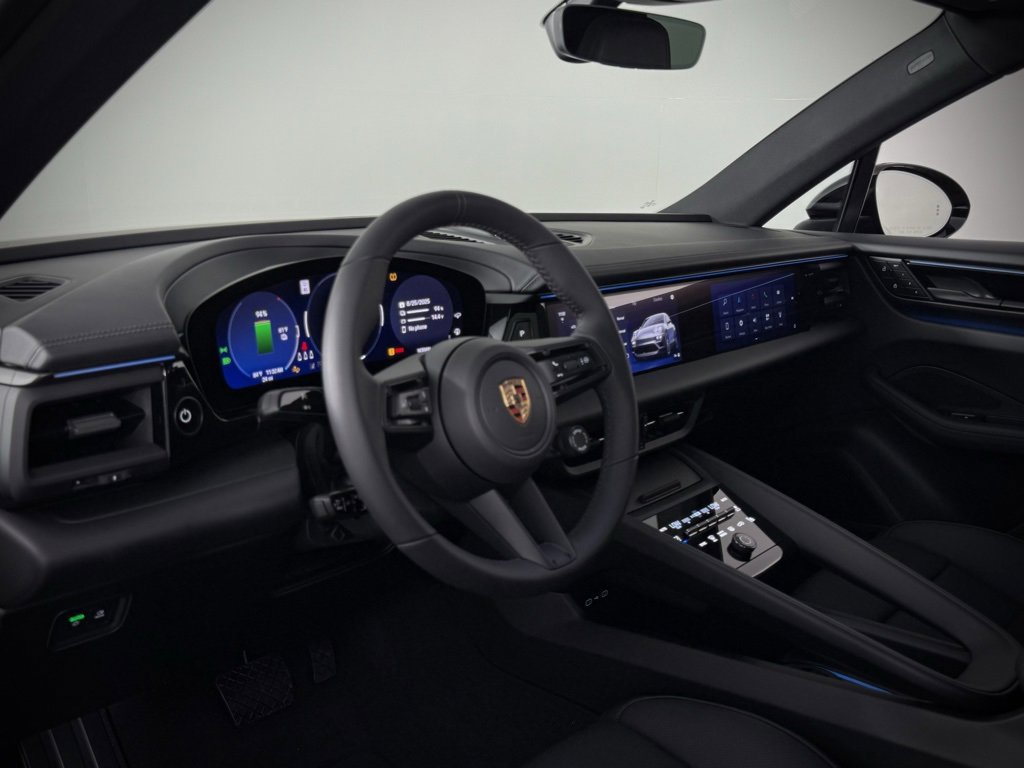 New 2025 Porsche Macan 4 Electric image 4