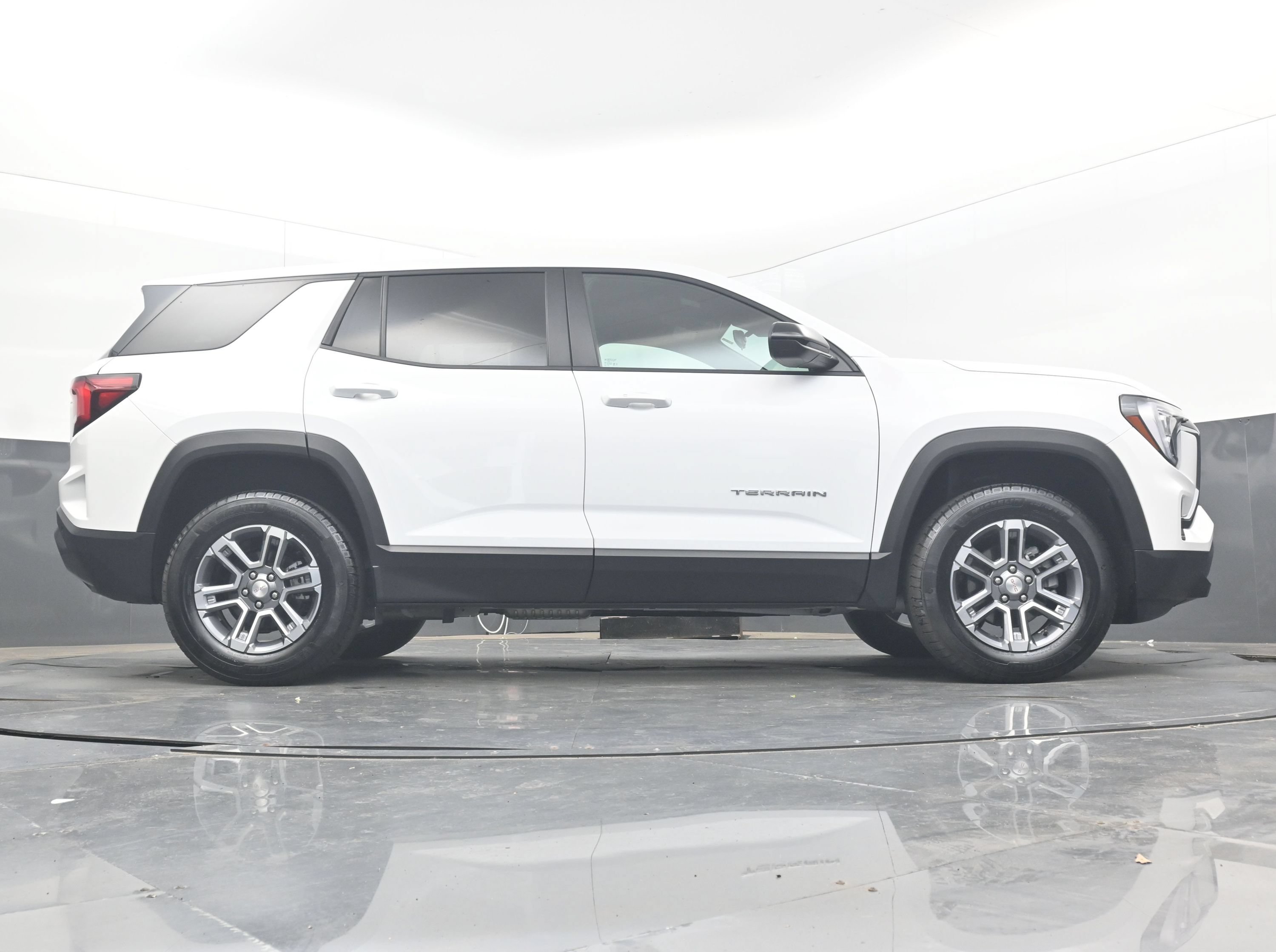 Used 2026 GMC Terrain Elevation FWD image 35