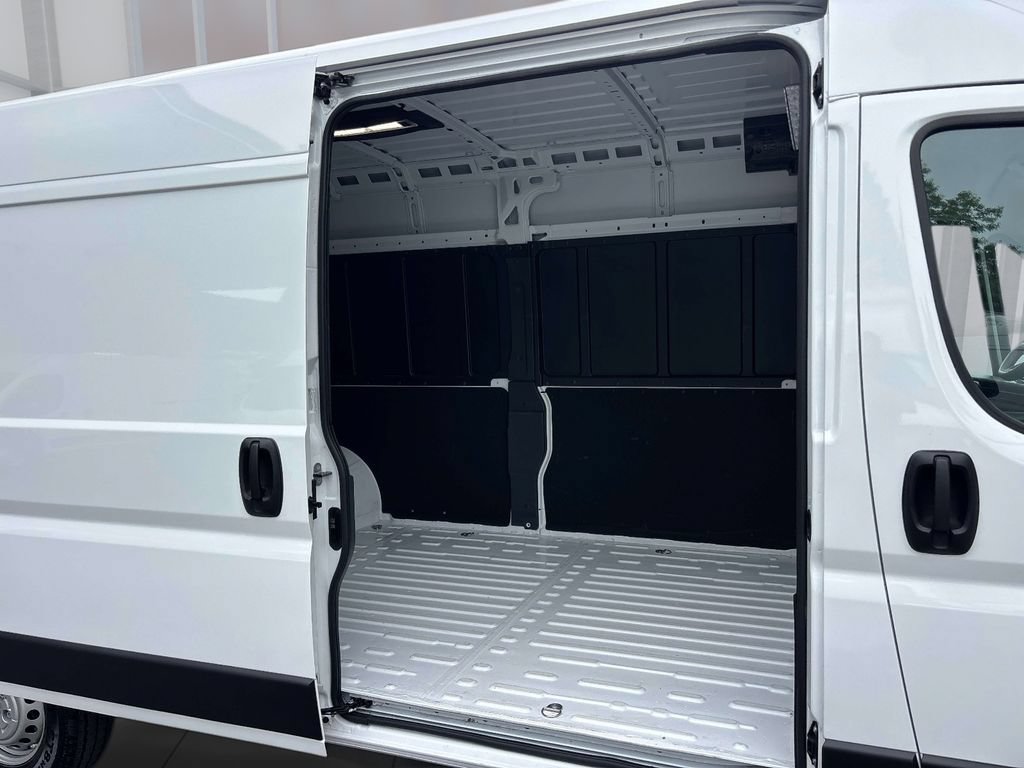Used 2026 RAM ProMaster 2500 w/ Convenience Group FWD image 15