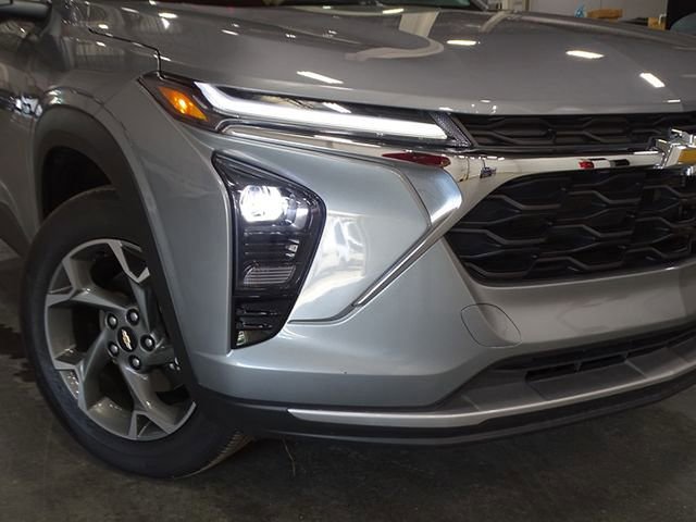 Used 2024 Chevrolet Trax LT image 42
