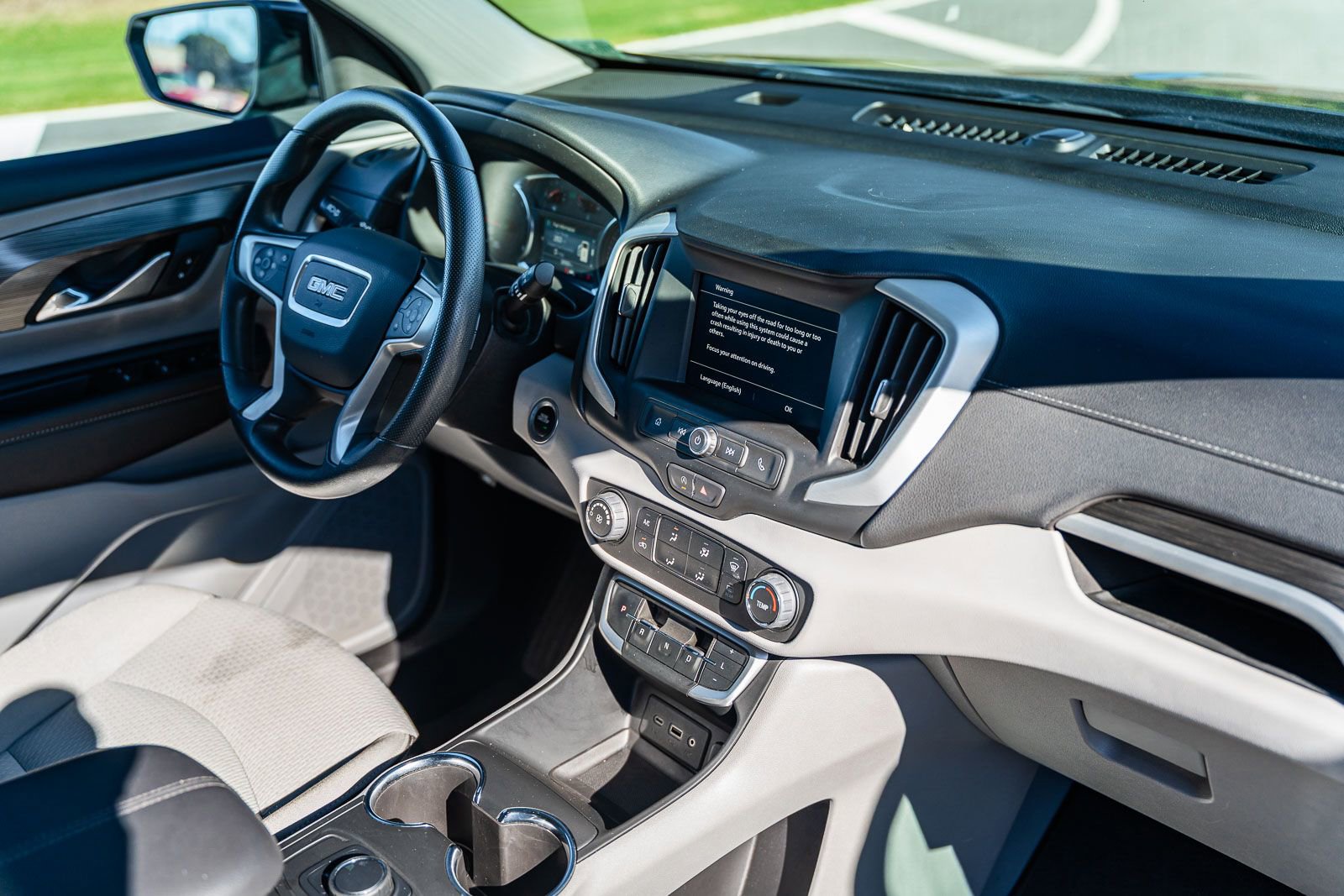 Used 2024 GMC Terrain SLE image 17