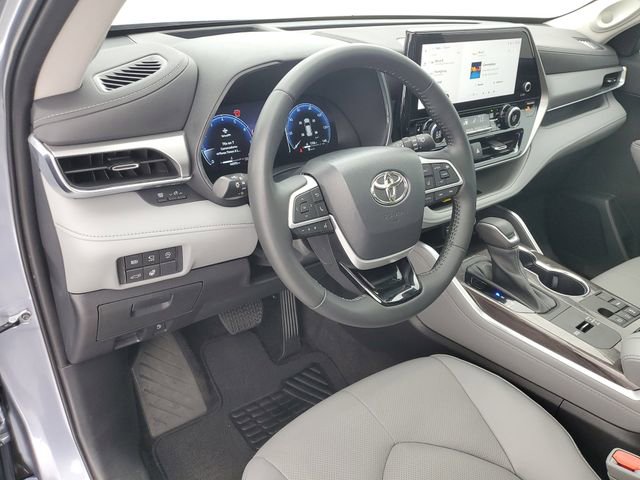 Used 2023 Toyota Highlander Platinum image 20