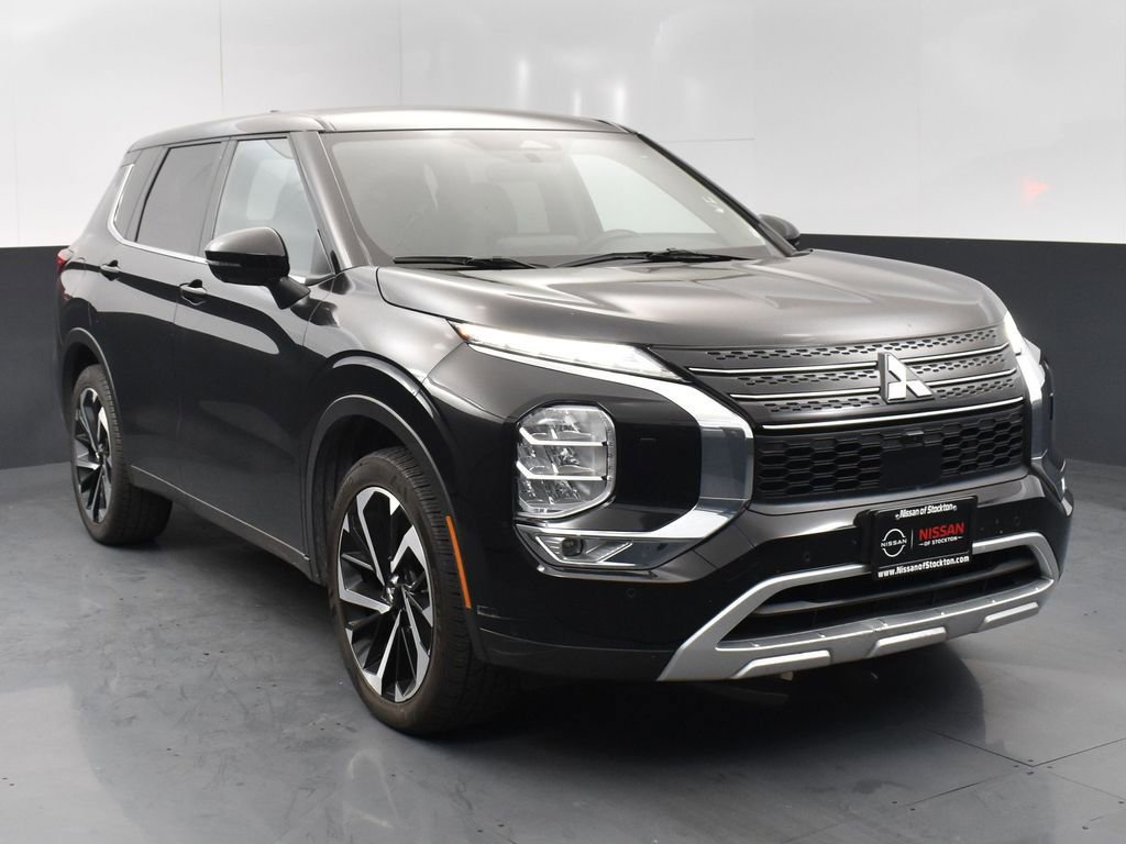 Used 2024 Mitsubishi Outlander SE