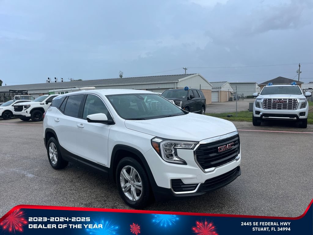 Used 2024 GMC Terrain SLE AWD/4WD image 2