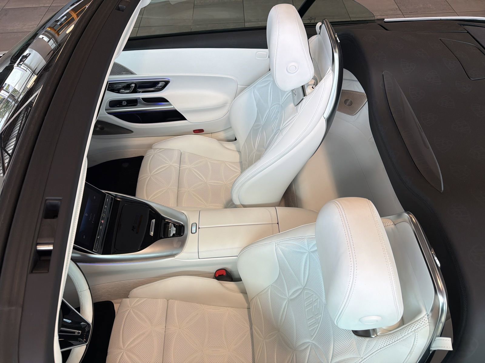 Used 2026 Mercedes-Benz Maybach SL 680 image 31