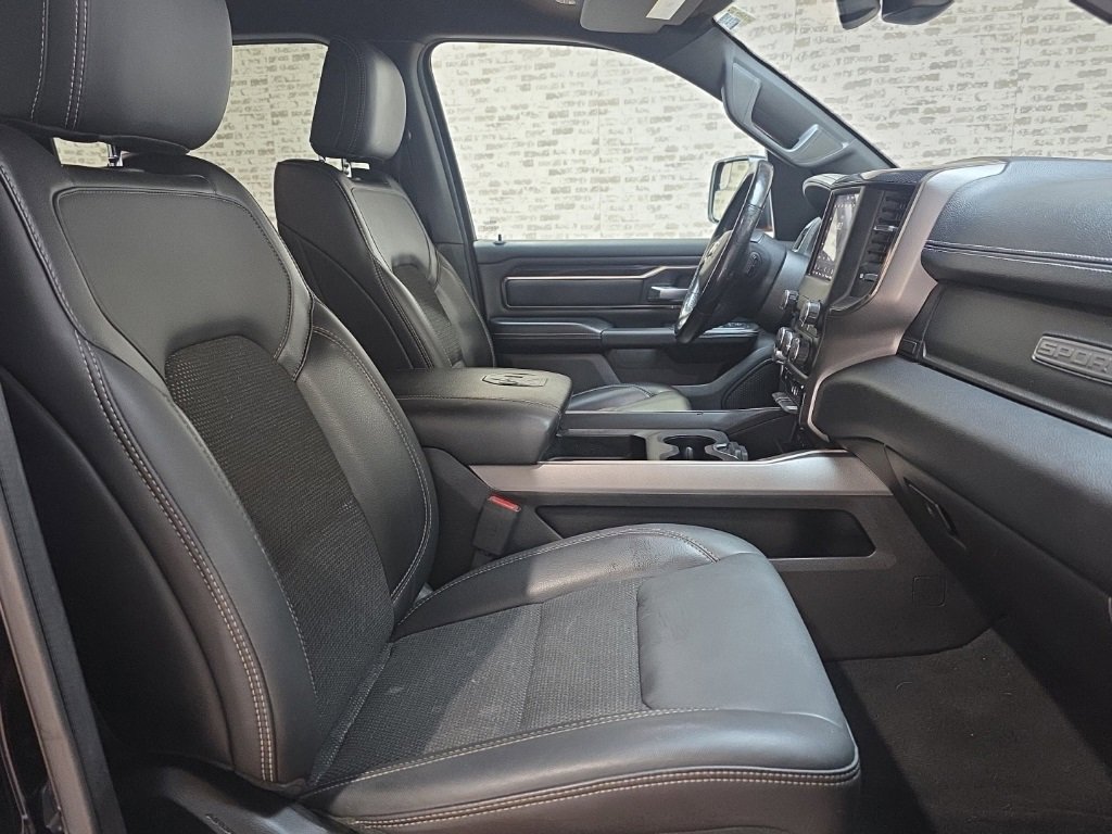 Used 2019 RAM 1500 Sport w/ Black Appearance Package image 10