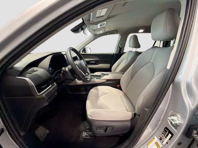 Certified 2025 Toyota Grand Highlander LE image 17