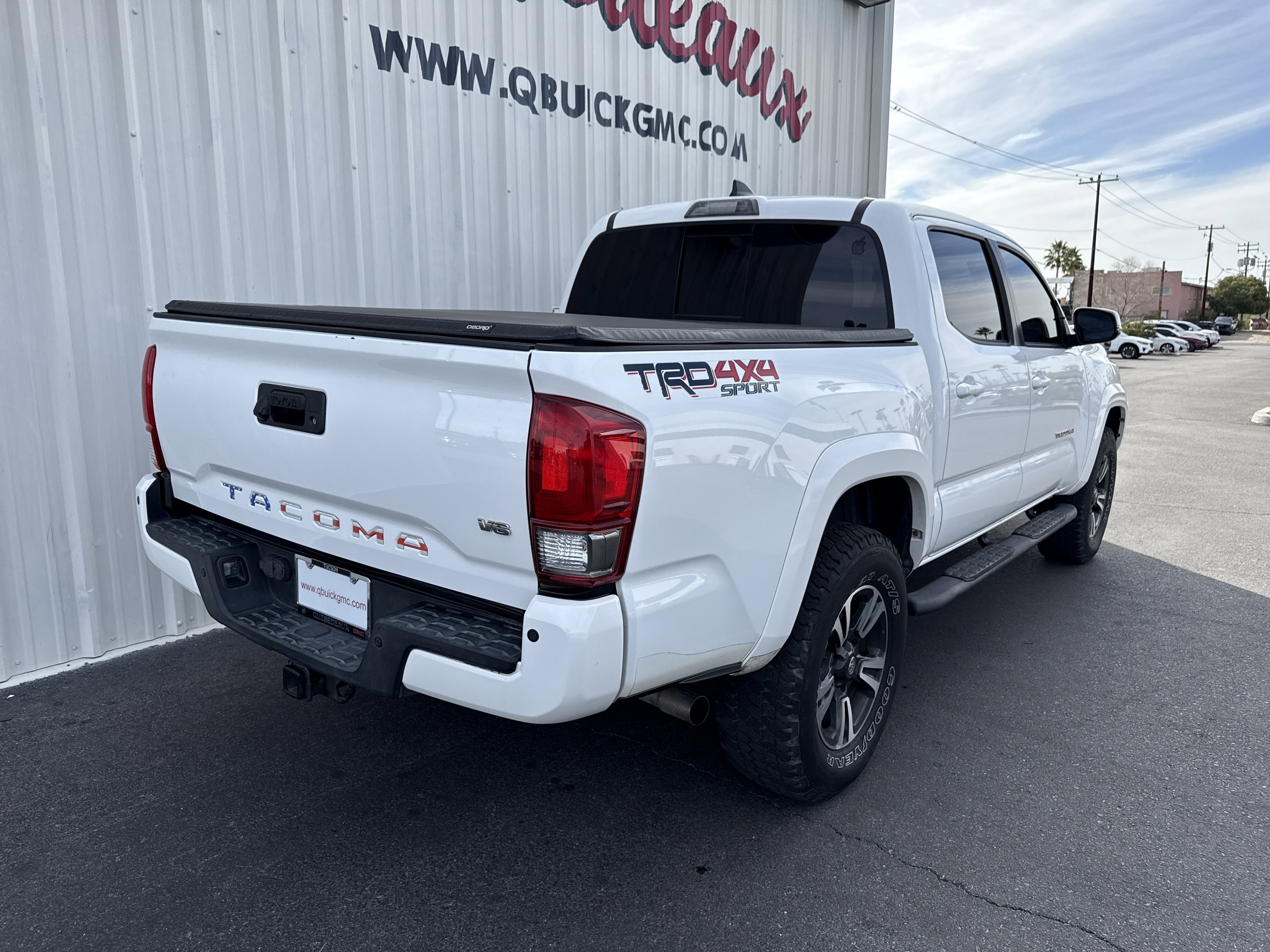 Used 2017 Toyota Tacoma TRD Sport w/ Premium & Technology Package image 30