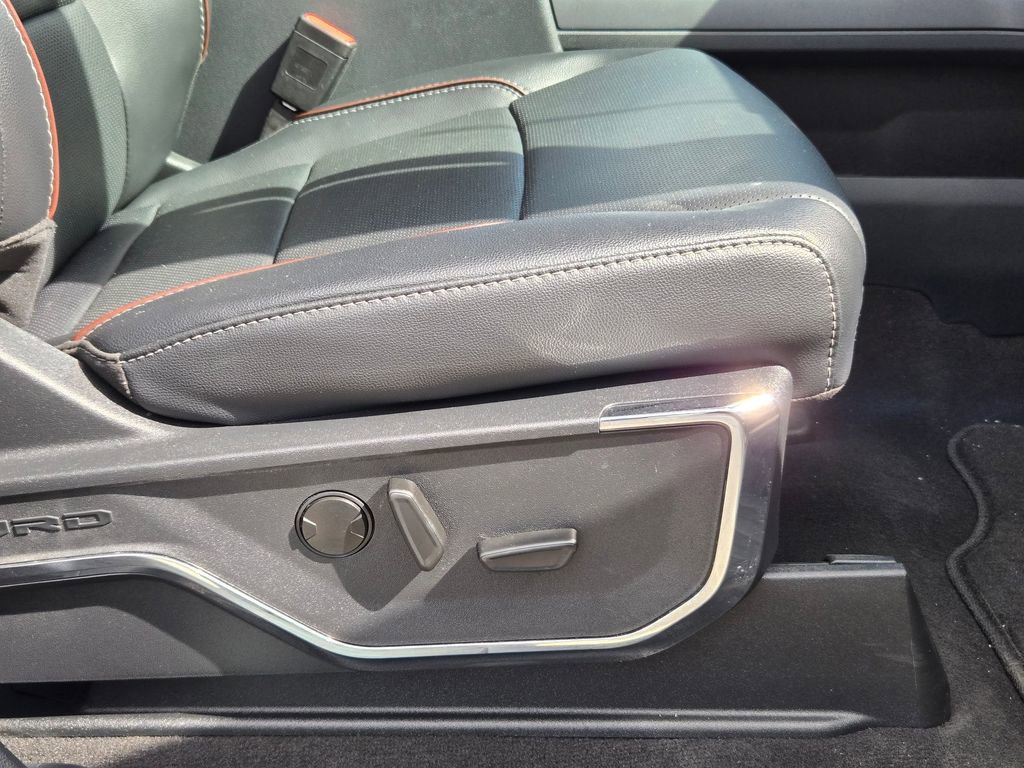 Used 2024 Ford F350 Lariat image 28