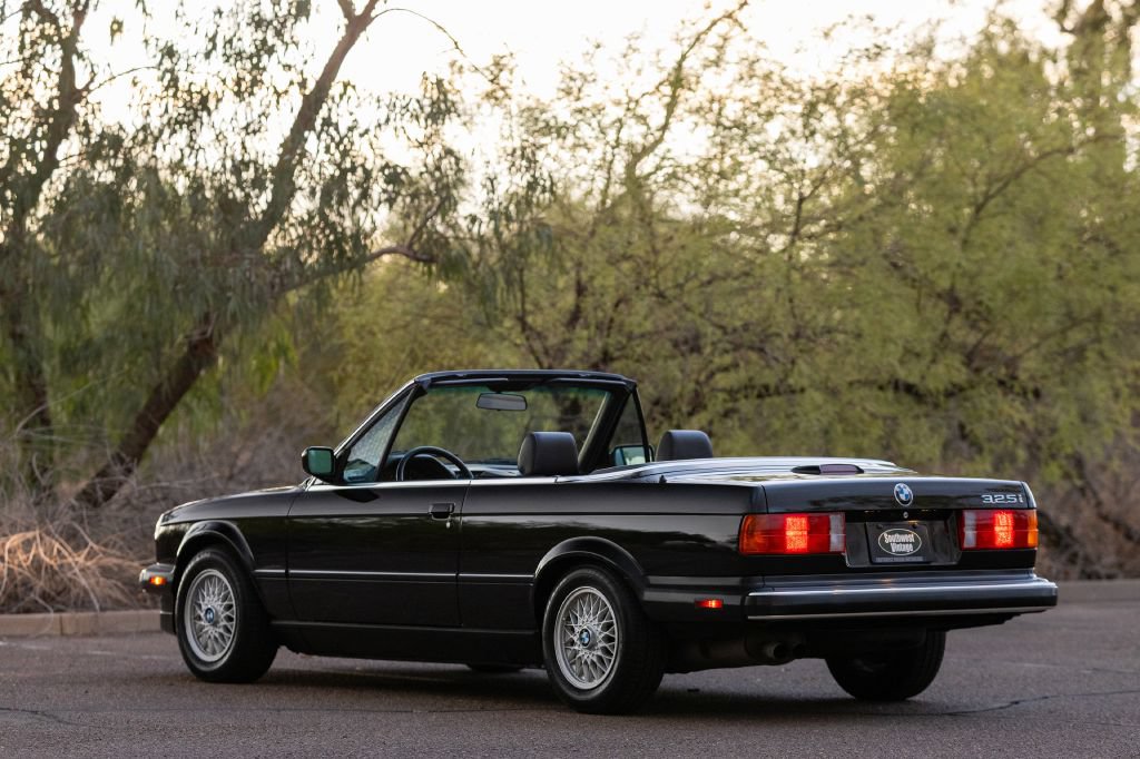 Used 1990 BMW 325i Convertible RWD image 20