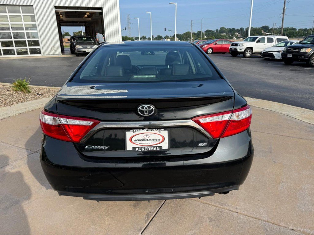 Used 2016 Toyota Camry SE FWD image 7