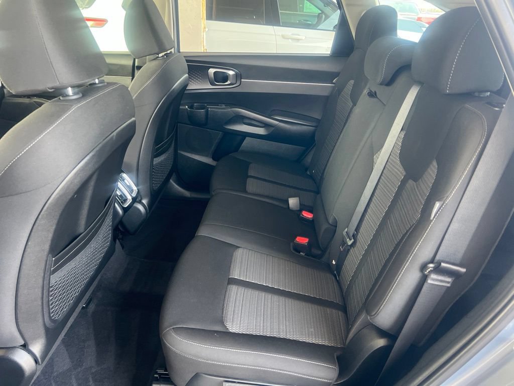 Certified 2024 Kia Sorento LX FWD image 8