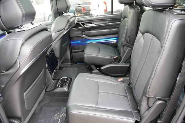 New 2026 Jeep Grand Wagoneer L Summit AWD/4WD image 12