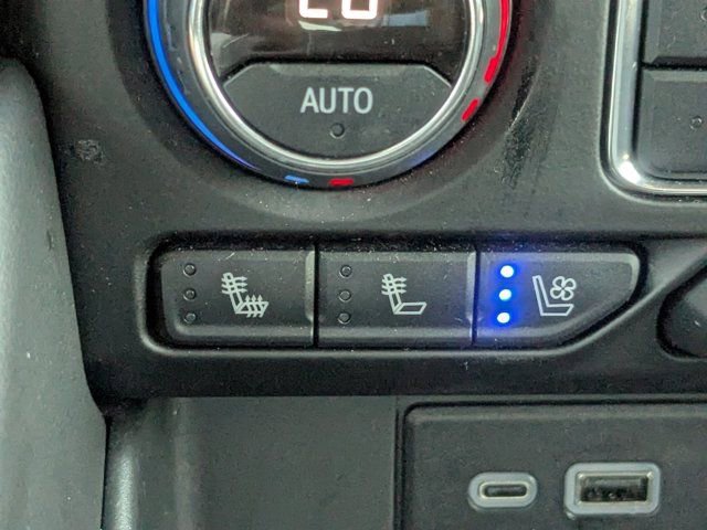 Used 2024 Chevrolet Suburban Premier AWD/4WD image 25