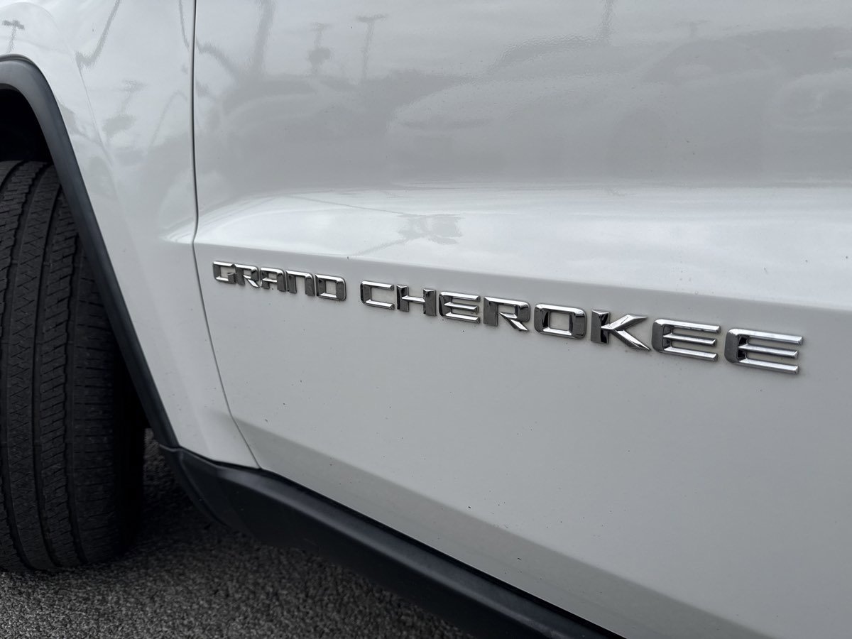 Used 2015 Jeep Grand Cherokee Limited RWD image 6