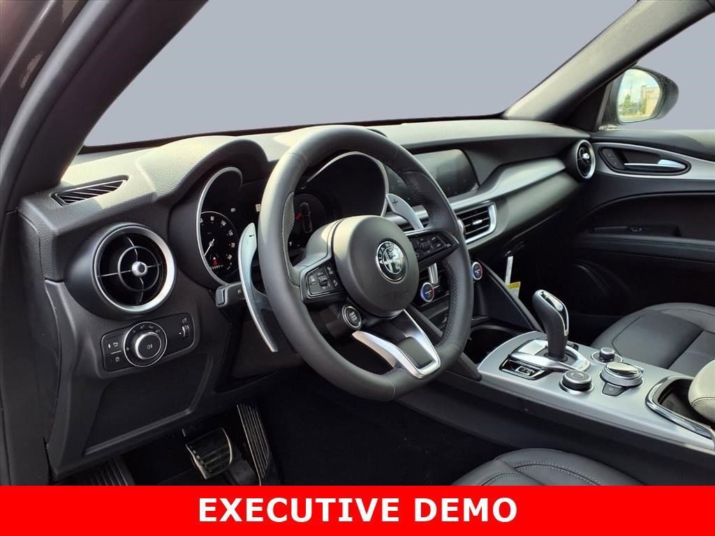 New 2025 Alfa Romeo Stelvio Sprint image 8