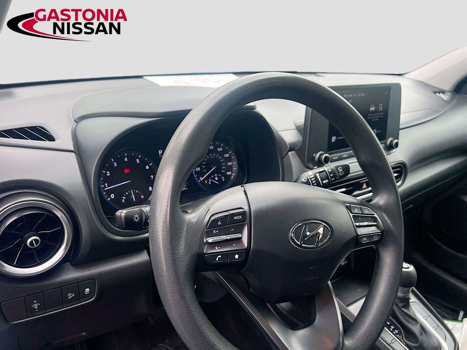 Used 2023 Hyundai Kona SEL image 11