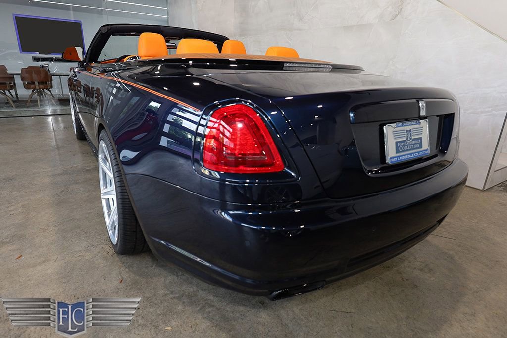 Used 2017 Rolls-Royce Dawn image 10