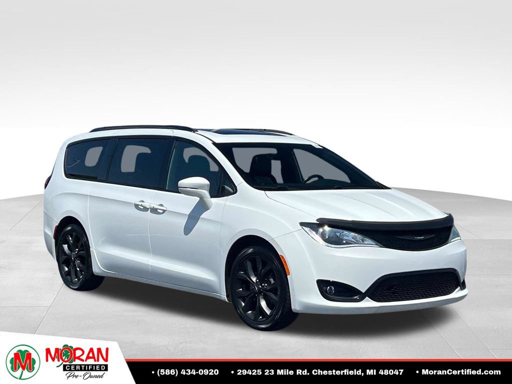 Used 2019 Chrysler Pacifica Limited w/ S Appearance Package FWD image 7