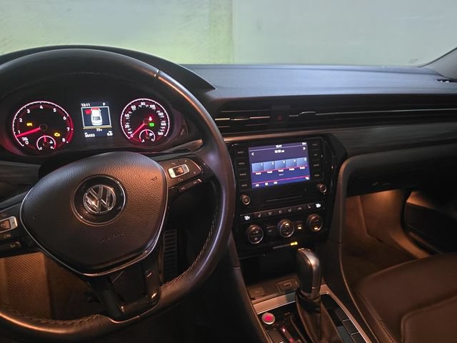 Used 2020 Volkswagen Passat 2.0T R-Line FWD image 8