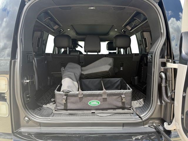 New 2026 Land Rover Defender 110 X AWD/4WD image 18