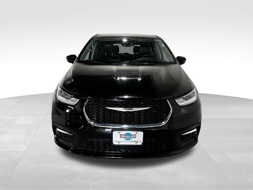 Used 2024 Chrysler Pacifica Limited FWD image 10