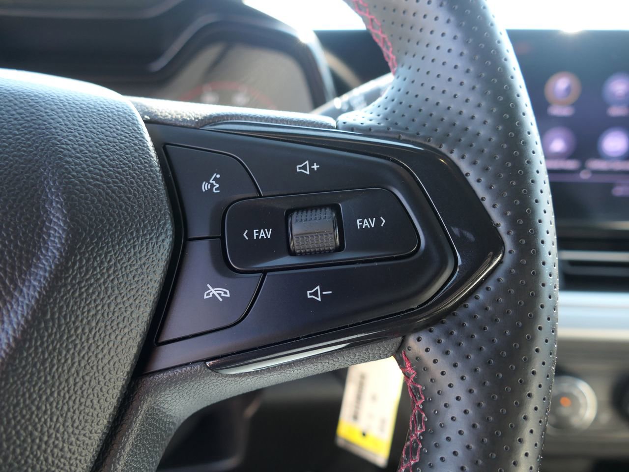 Used 2024 Chevrolet Trax RS w/ Driver Confidence Package image 16