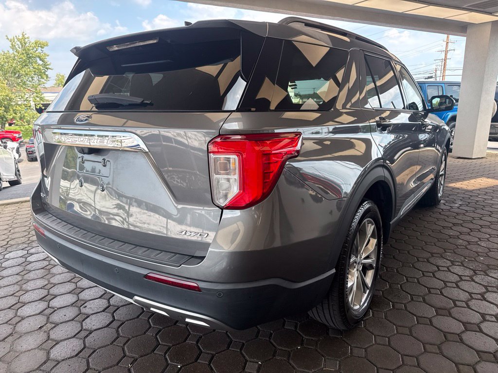 Used 2022 Ford Explorer XLT w/ Equipment Group 202A AWD/4WD image 6