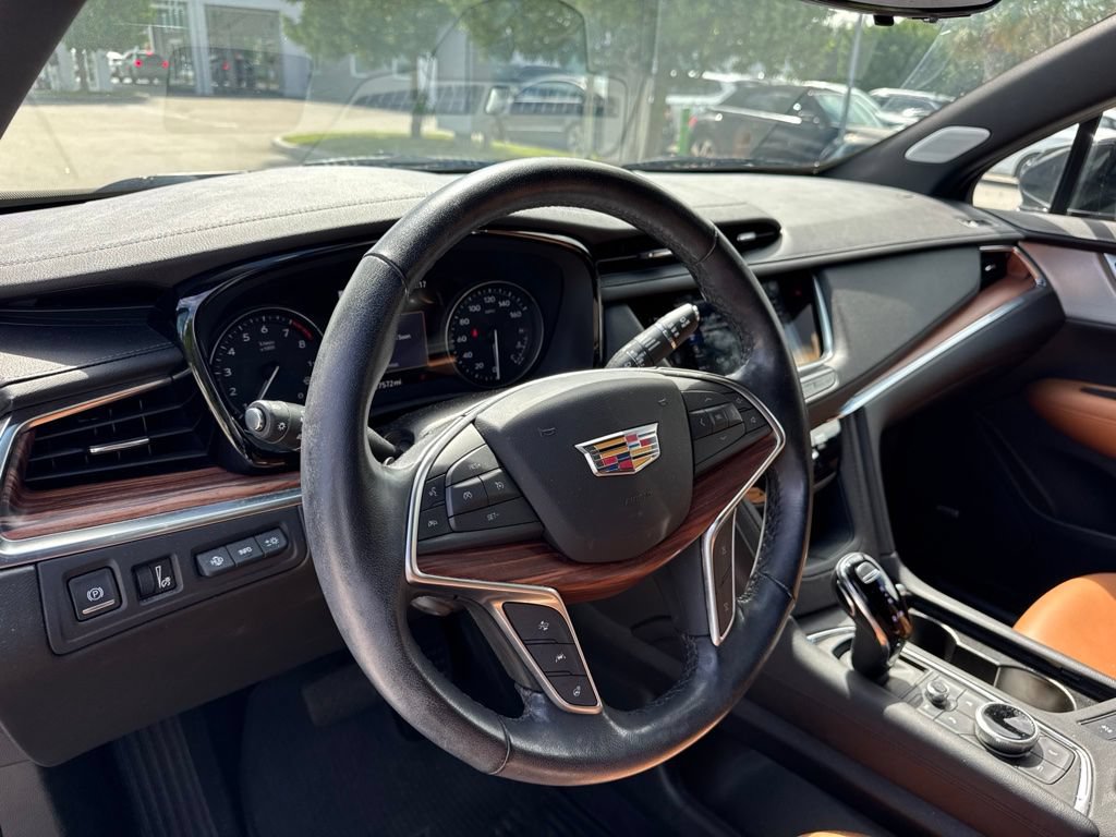 Used 2024 Cadillac XT5 Premium Luxury w/ Technology Package FWD image 9