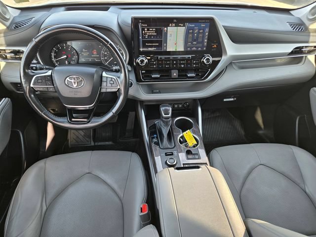 Used 2021 Toyota Highlander Platinum AWD/4WD image 11