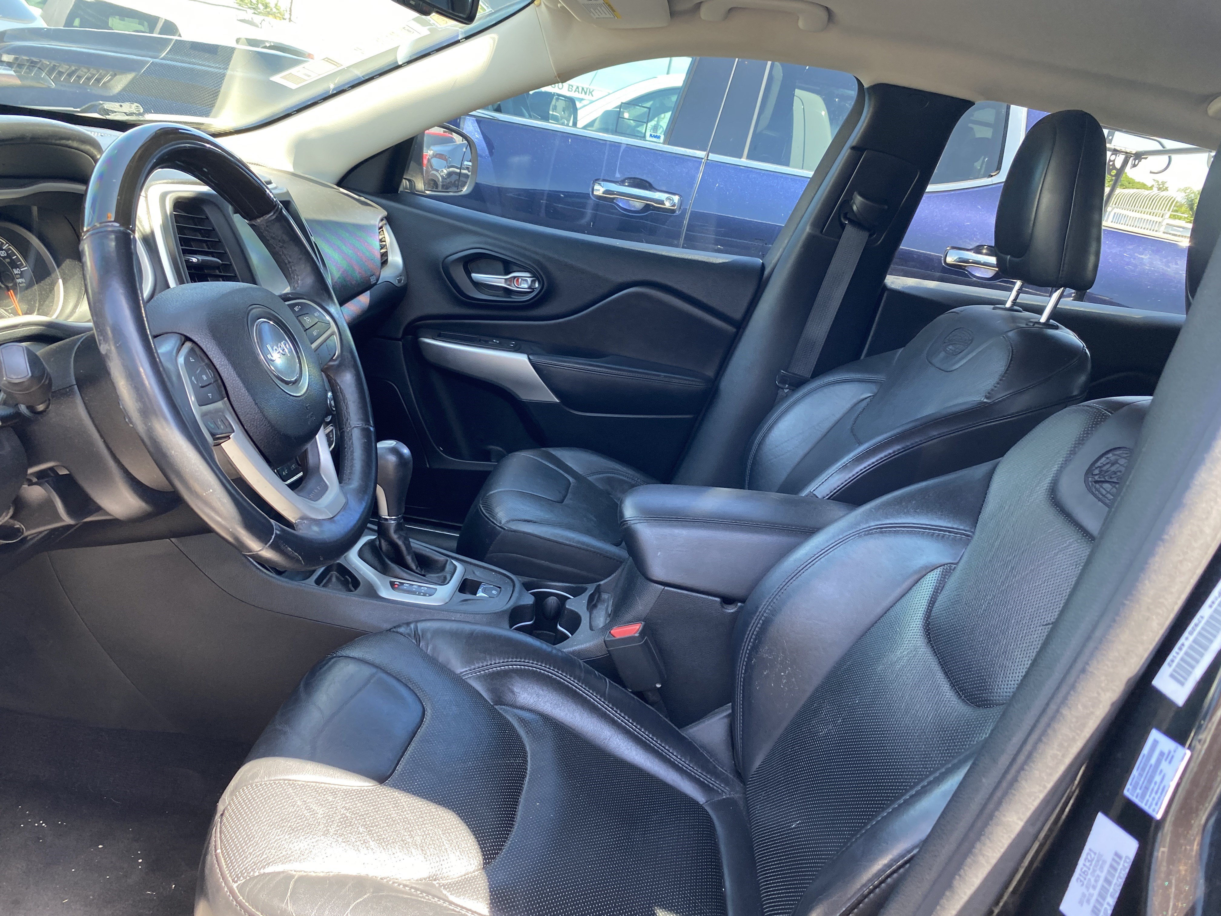 Used 2016 Jeep Cherokee Overland FWD image 10
