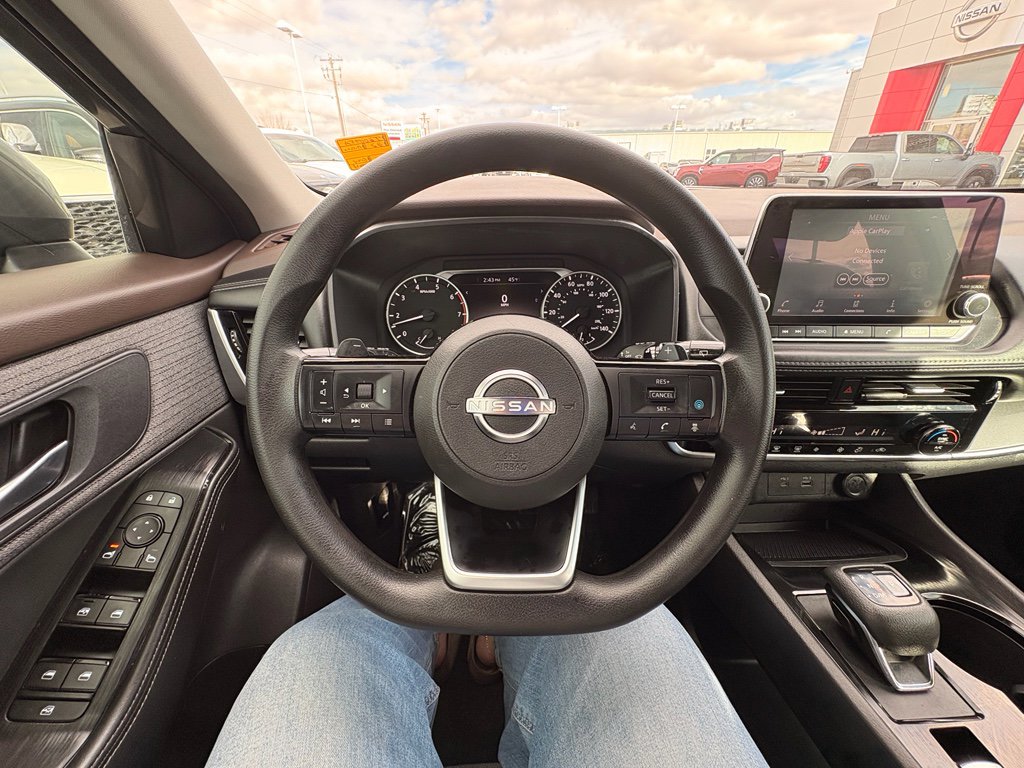 Used 2022 Nissan Rogue SV image 17