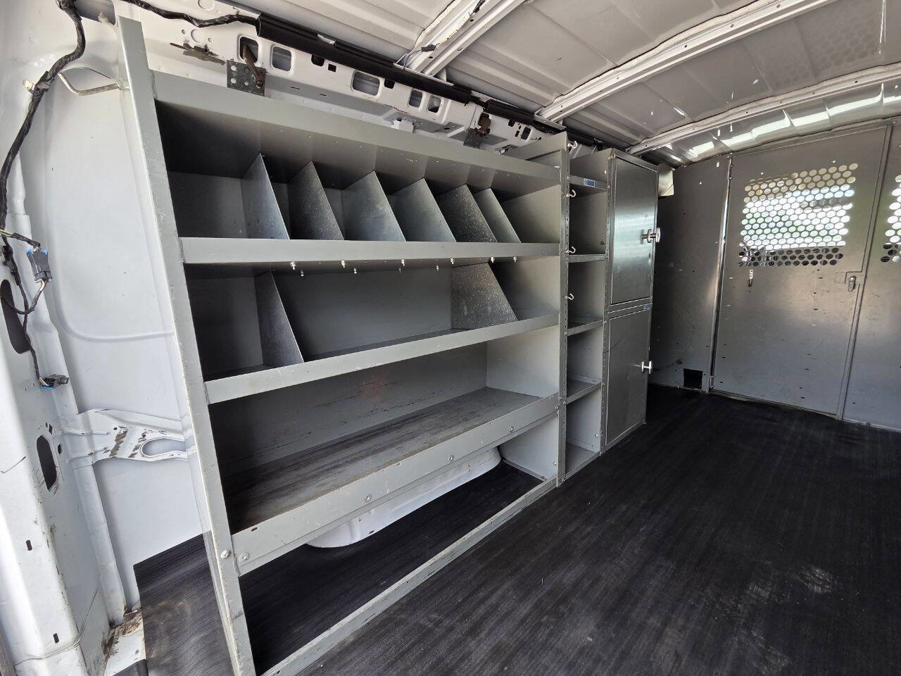 Used 2006 Chevrolet Express 1500 RWD image 17