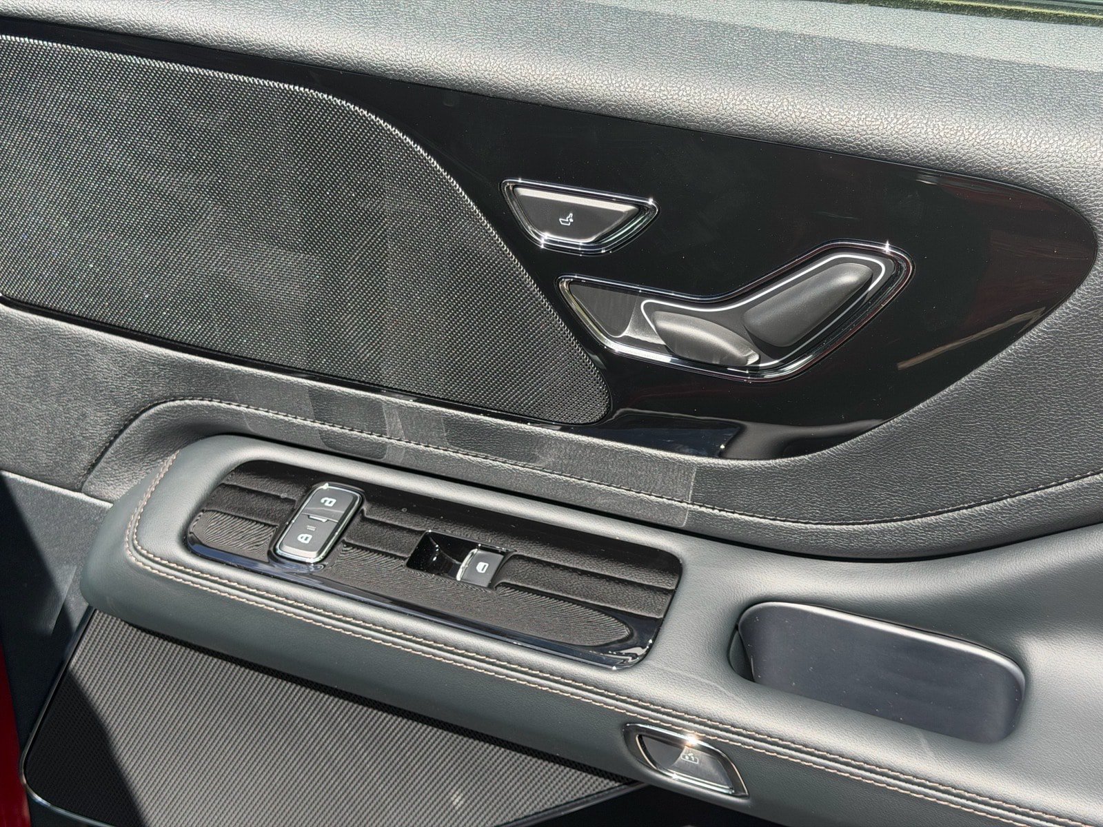 New 2026 Lincoln Aviator AWD image 13