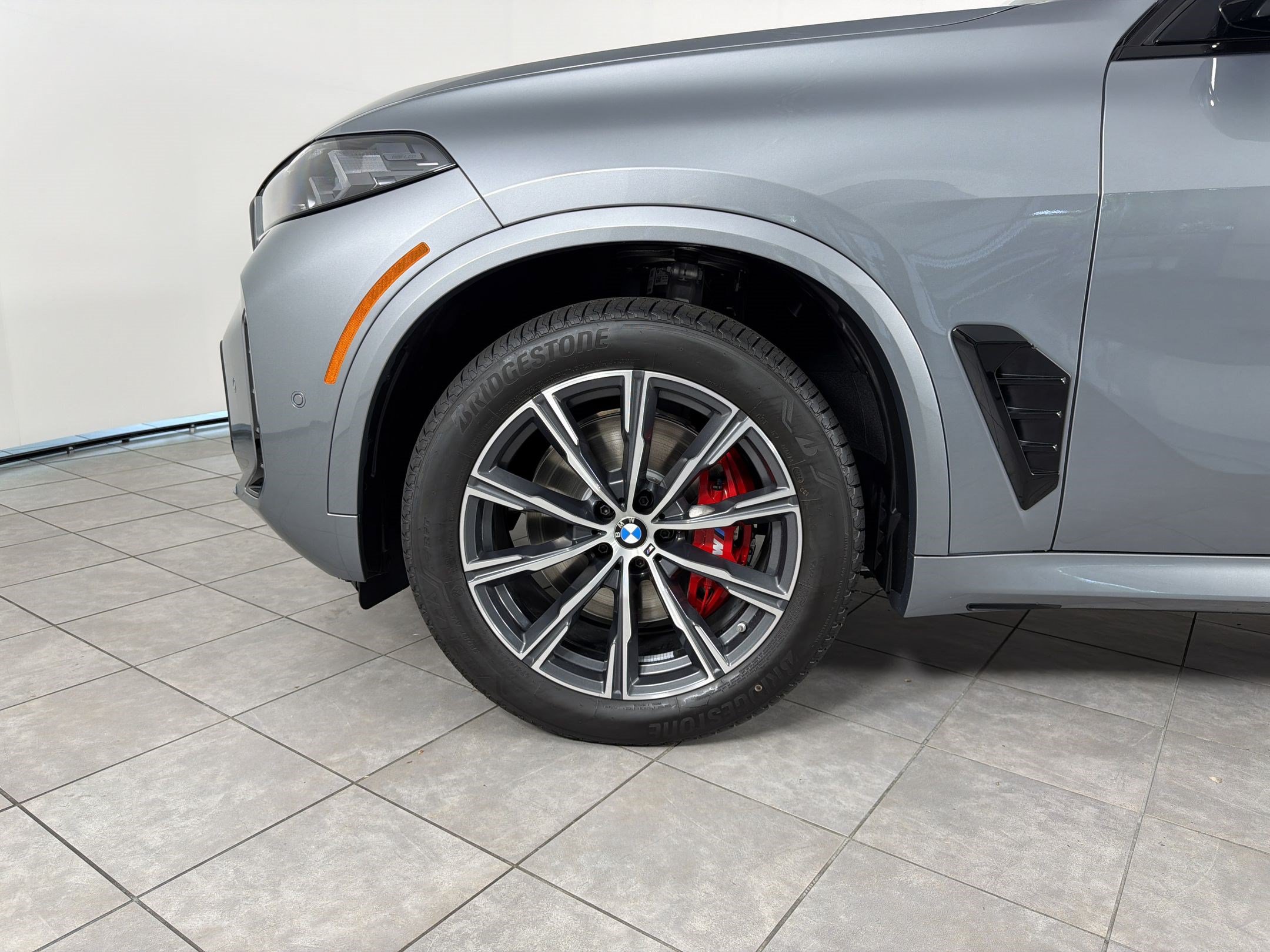 New 2026 BMW X5 xDrive40i w/ M Sport Package AWD/4WD image 12