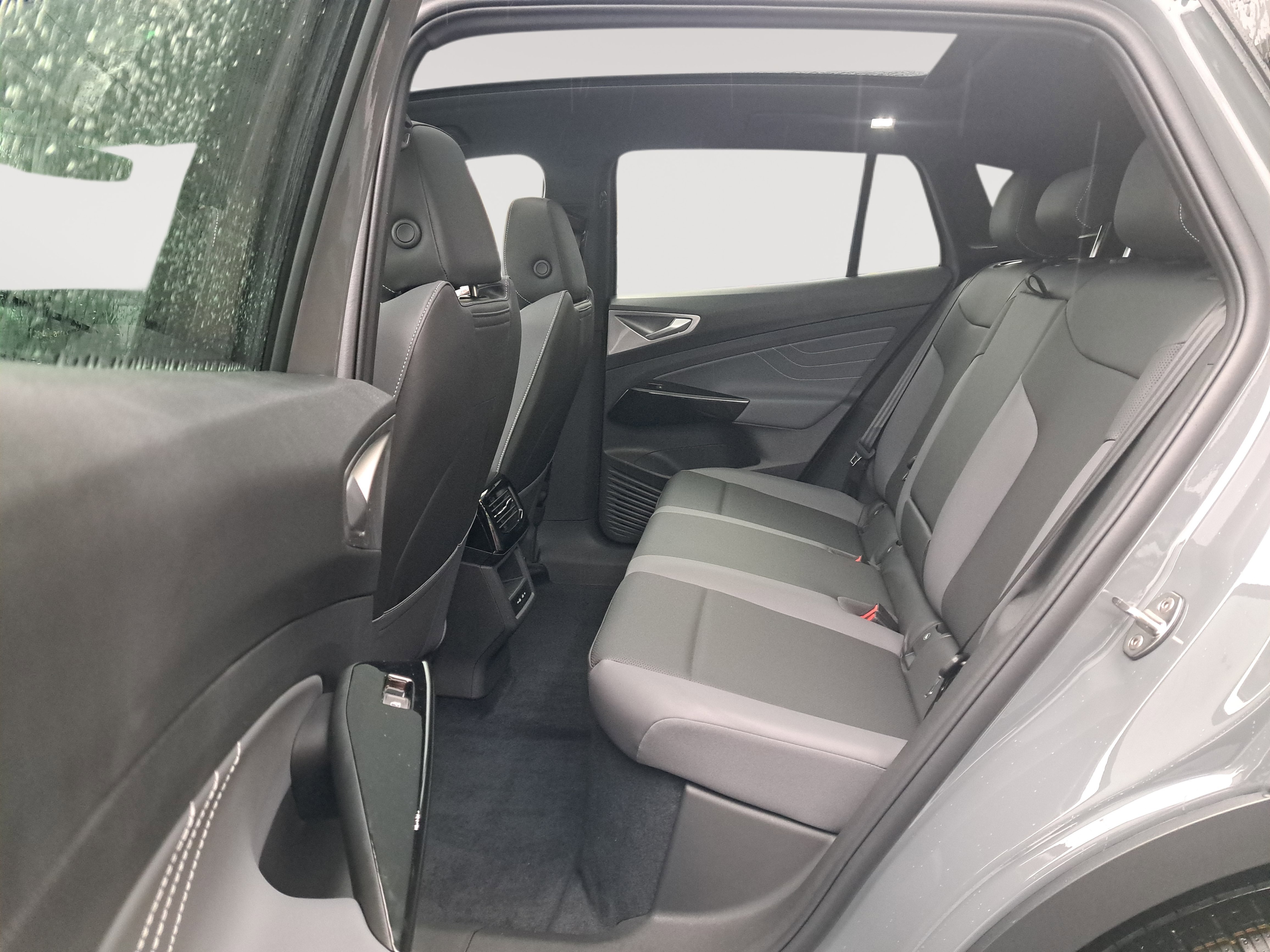 New 2025 Volkswagen ID.4 Pro S image 16