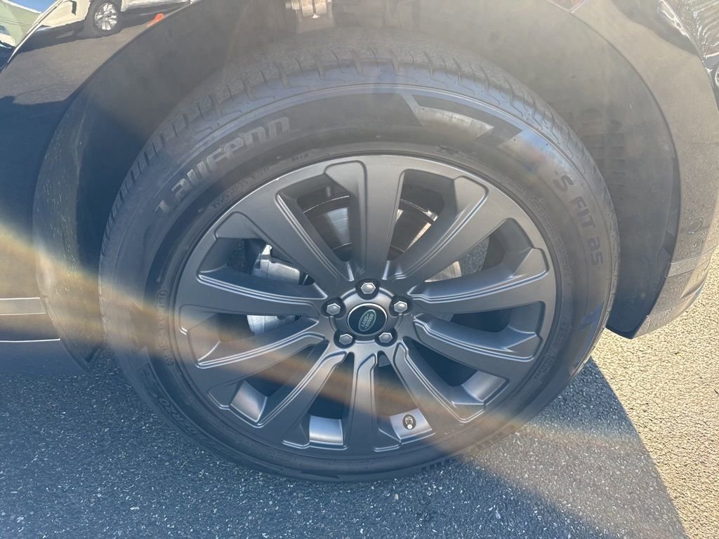 Used 2019 Land Rover Range Rover Velar R-Dynamic SE image 9