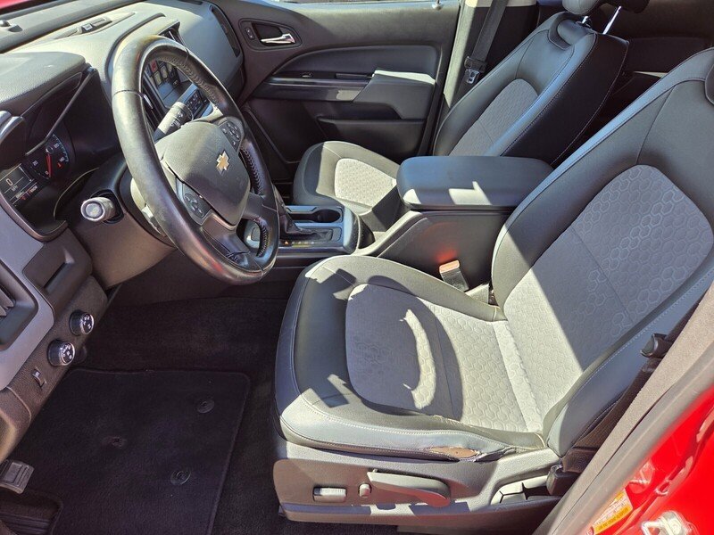 Used 2016 Chevrolet Colorado Z71 AWD/4WD image 10