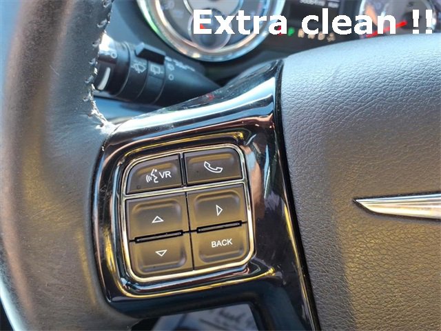 Used 2014 Chrysler Town & Country S image 13