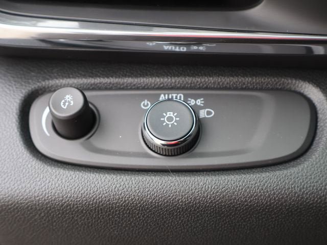 New 2026 Buick Envista Sport Touring w/ Convenience II Package FWD image 34