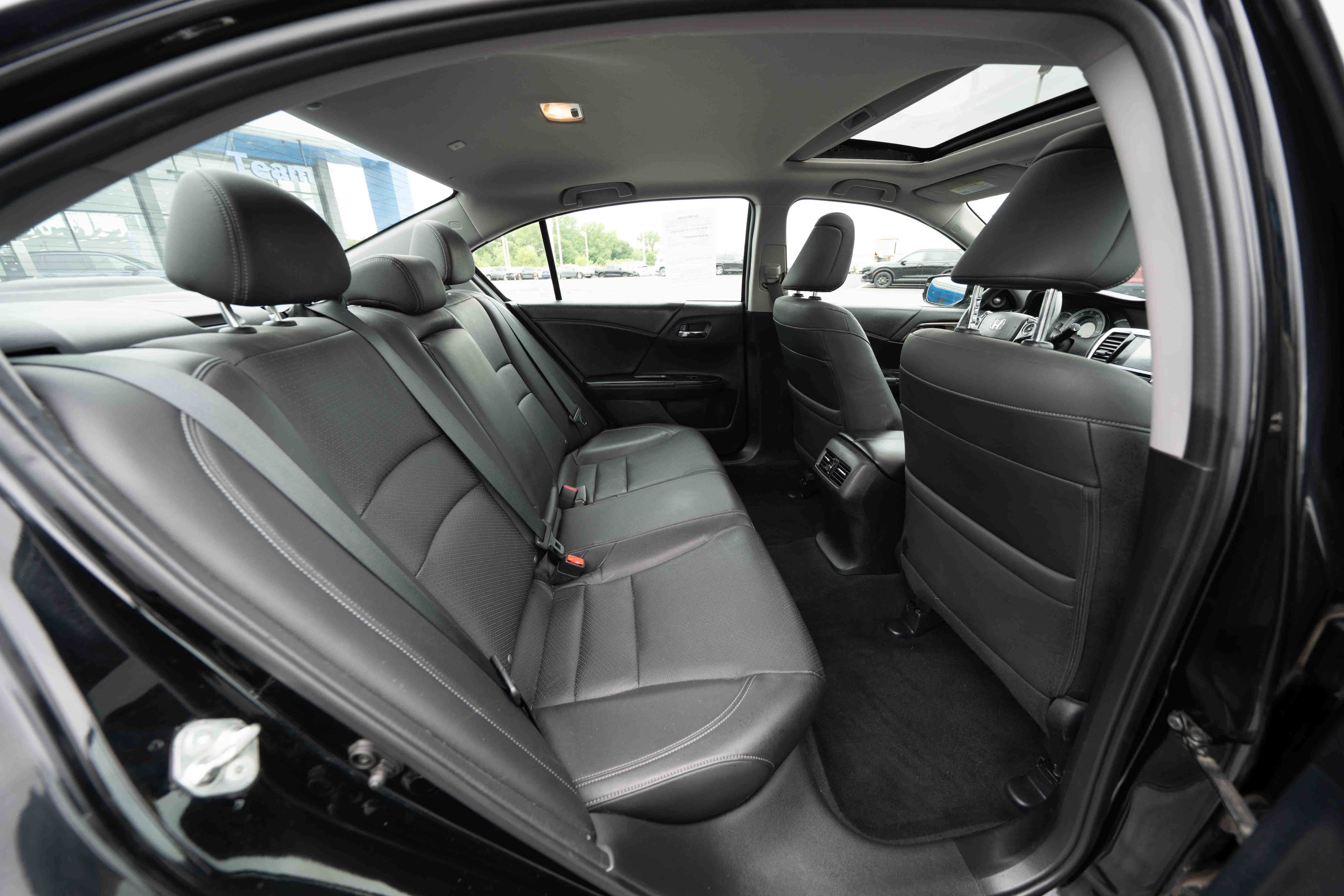 Used 2016 Honda Accord EX-L image 24
