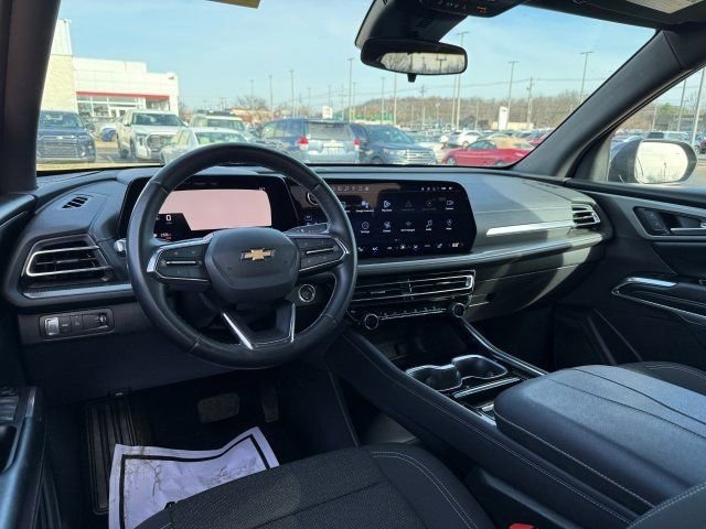 Used 2024 Chevrolet Traverse LS image 17